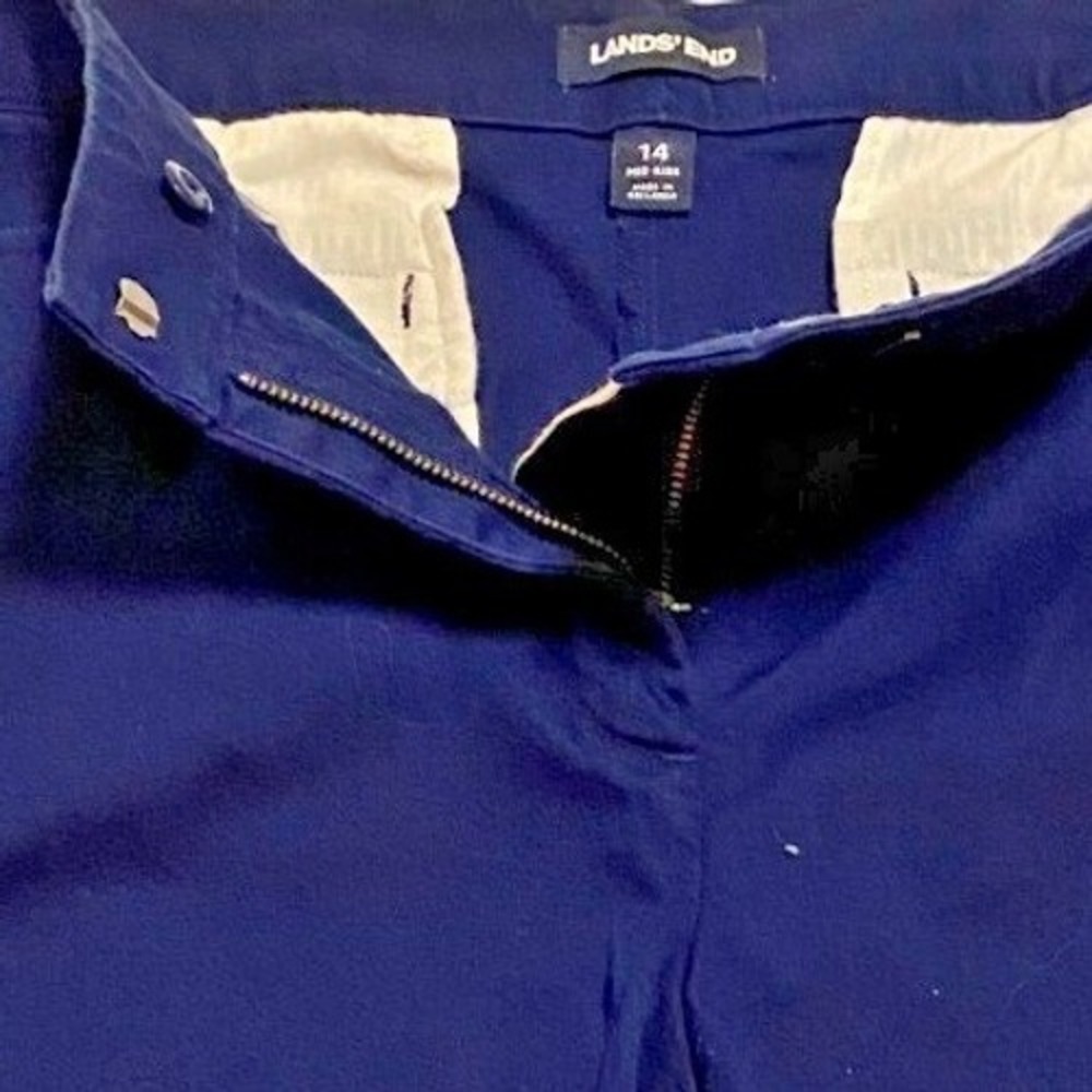 Lands'‎ End Mid Rise Shorts Women's Size 14 Blue Chino Casual